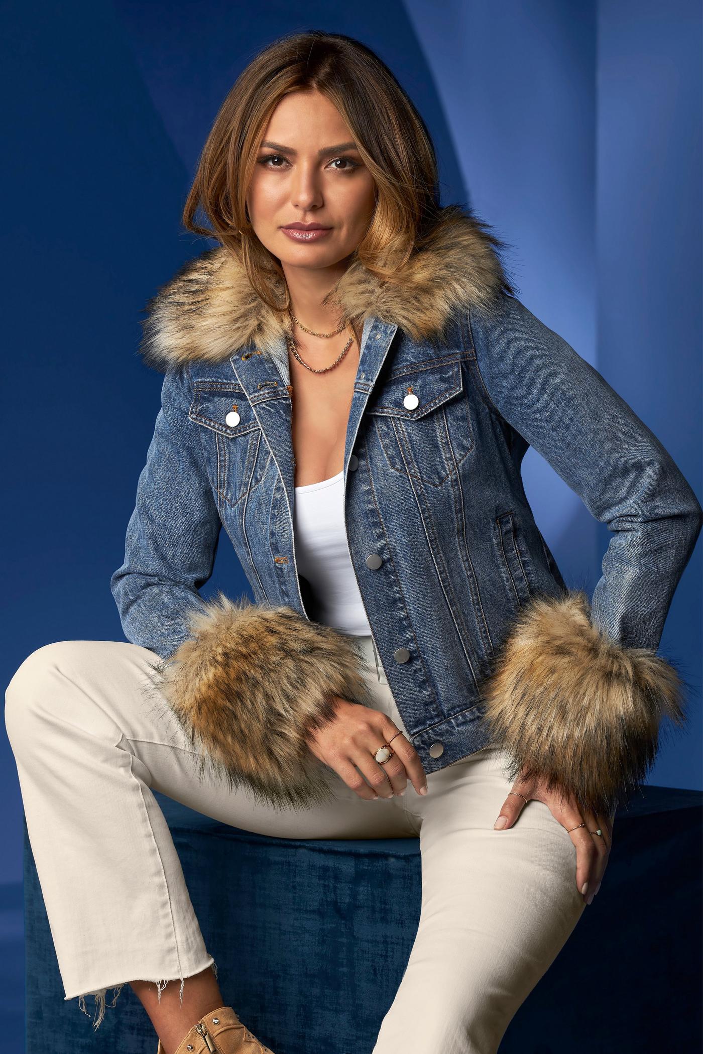 Women's denim coat with fur outlet collar