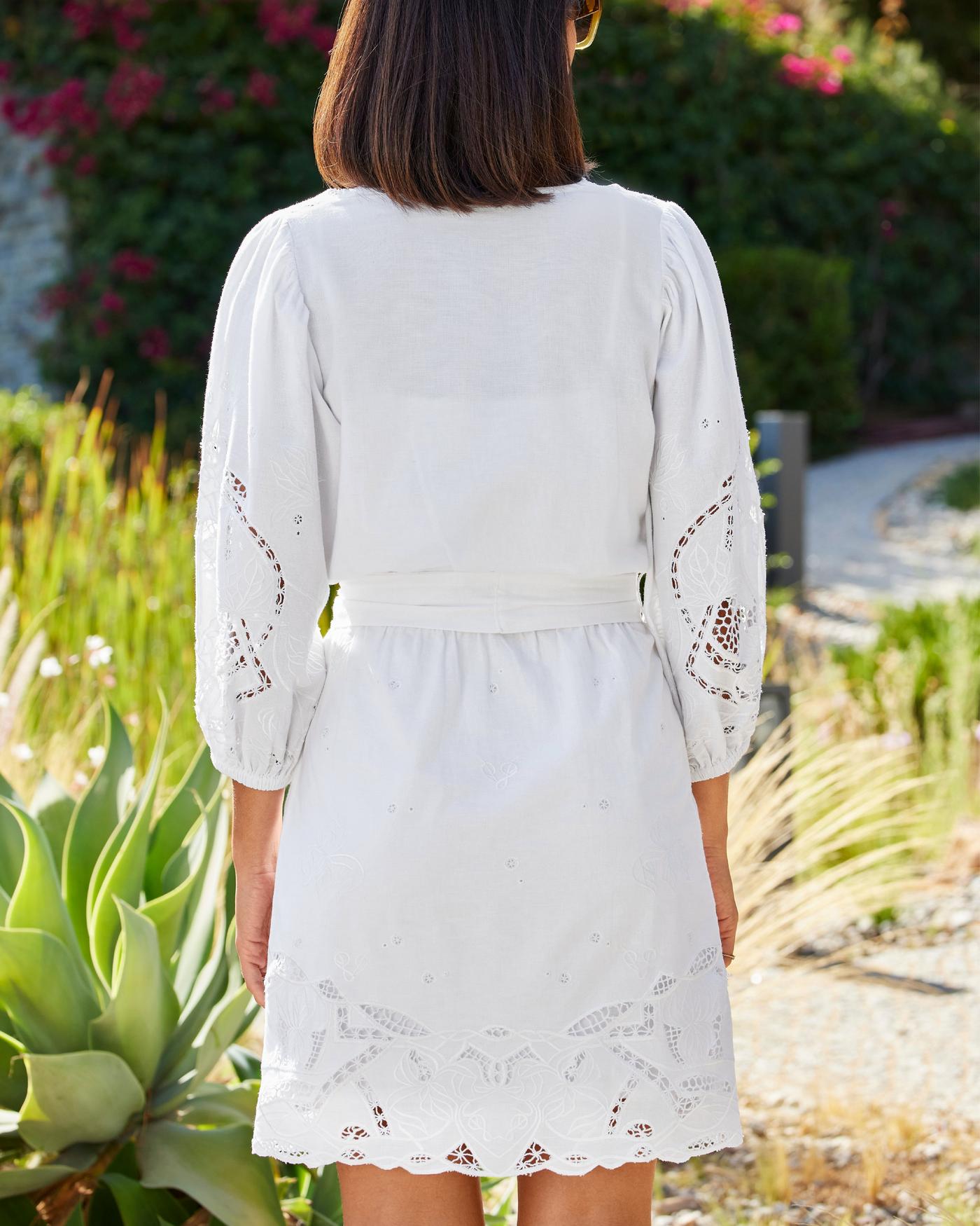 Off-white flex cotton dress with floral embroidery and crochet