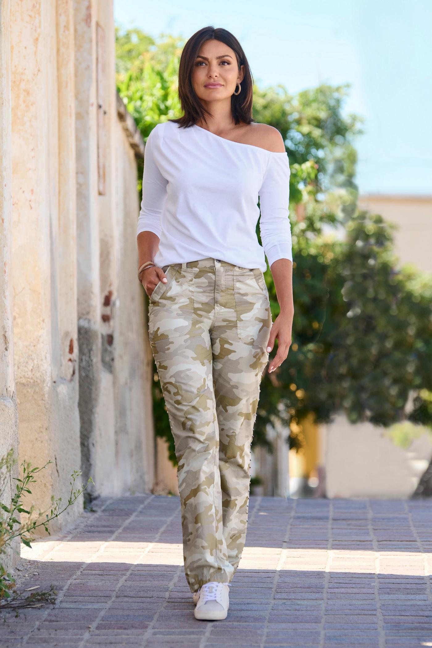 Camo Pants Outfit For Women/How To Wear Camo Pants 