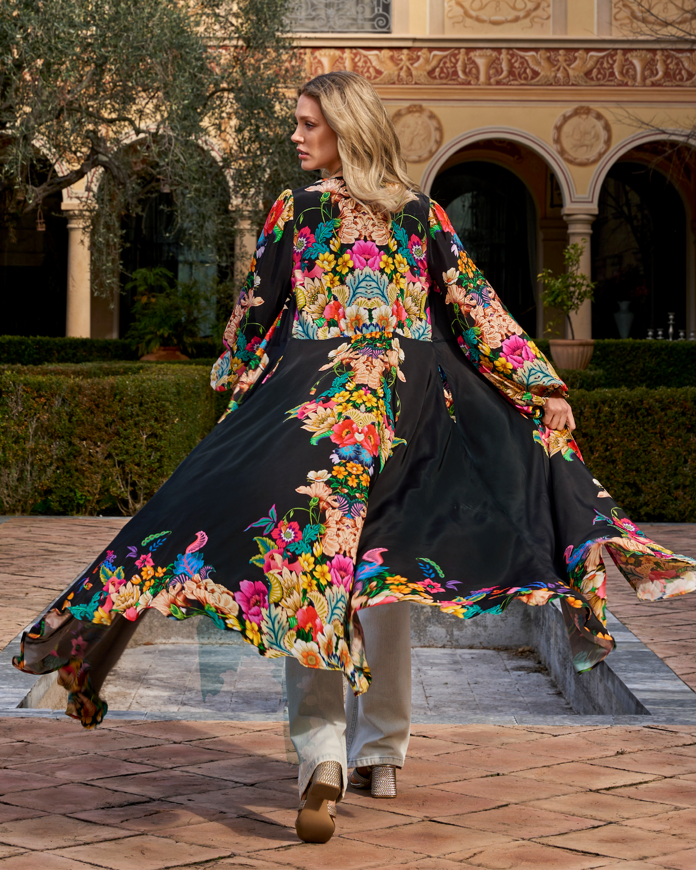 Castillo Gardens Luxe Full Length Duster - Black/Magenta | Boston