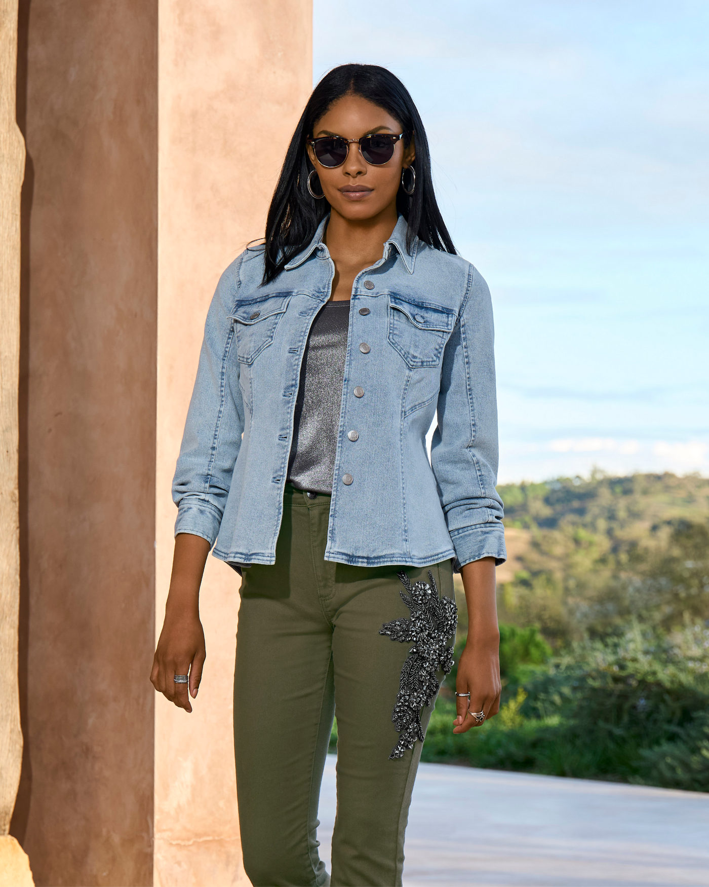 Ruched Sleeve Shaped Denim Jacket Light Wash