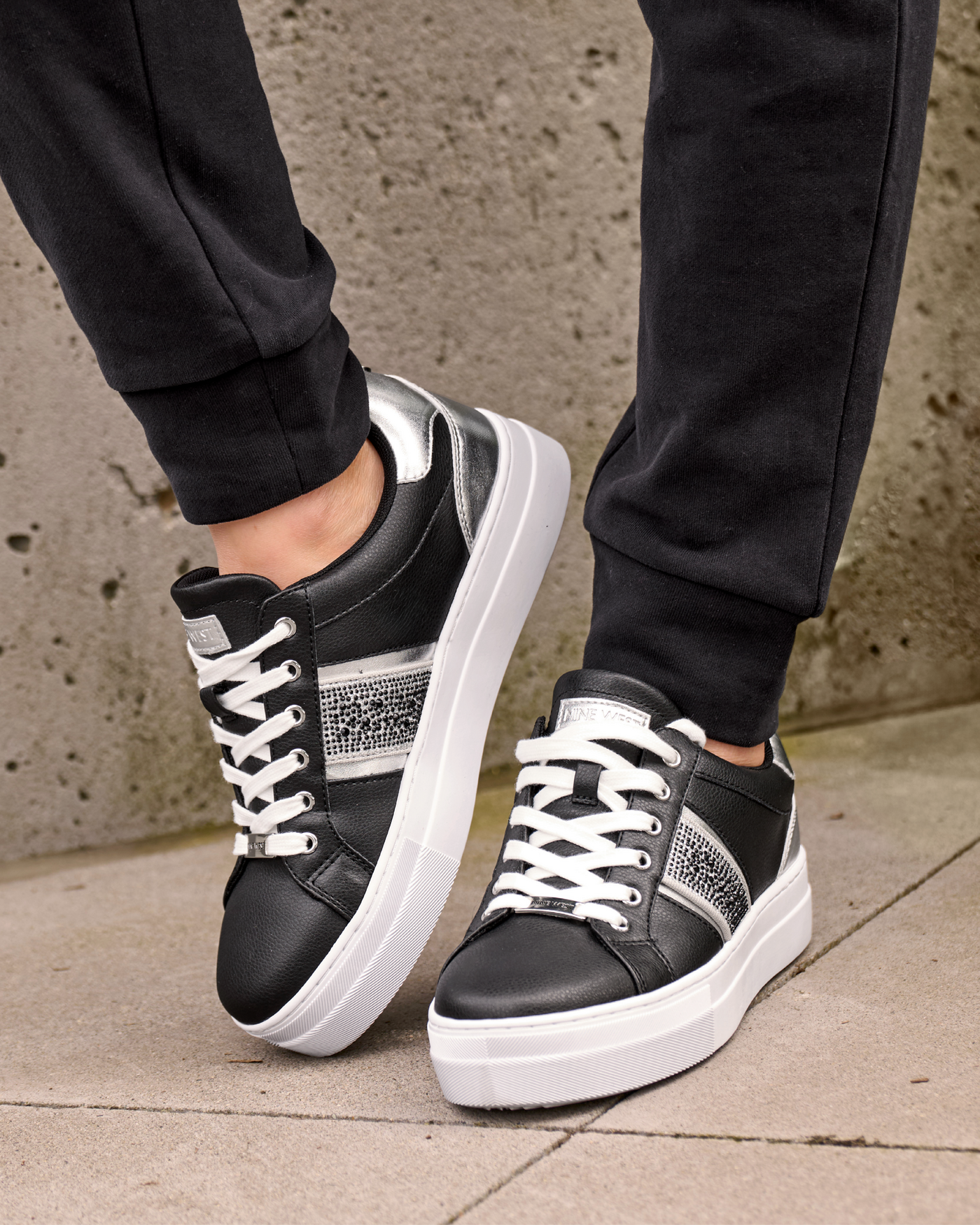 Black & White Casual Shoes Paul Parkman Norwegian Welted Wingtip Men main image 4