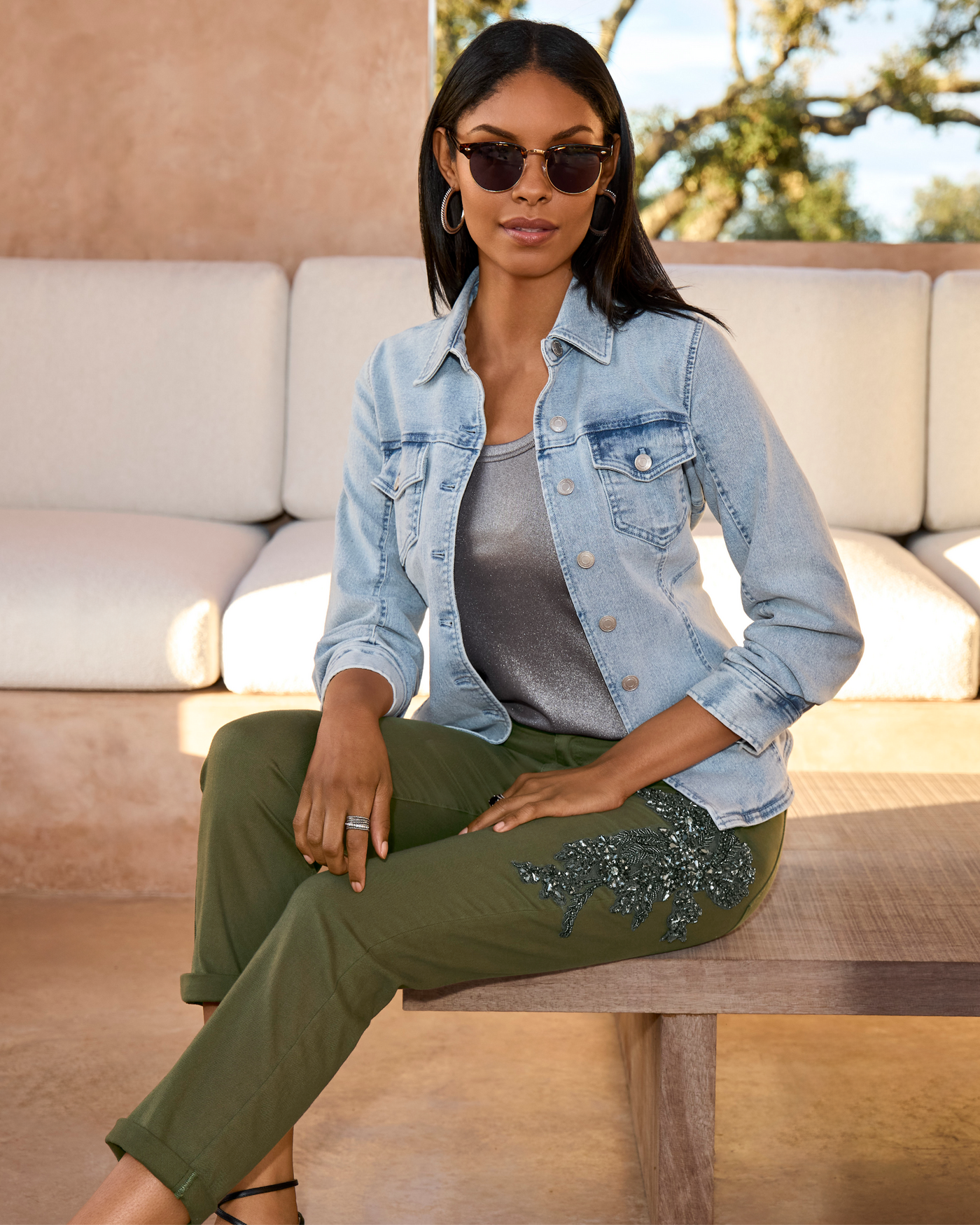 Ruched Sleeve Shaped Denim Jacket Light Wash