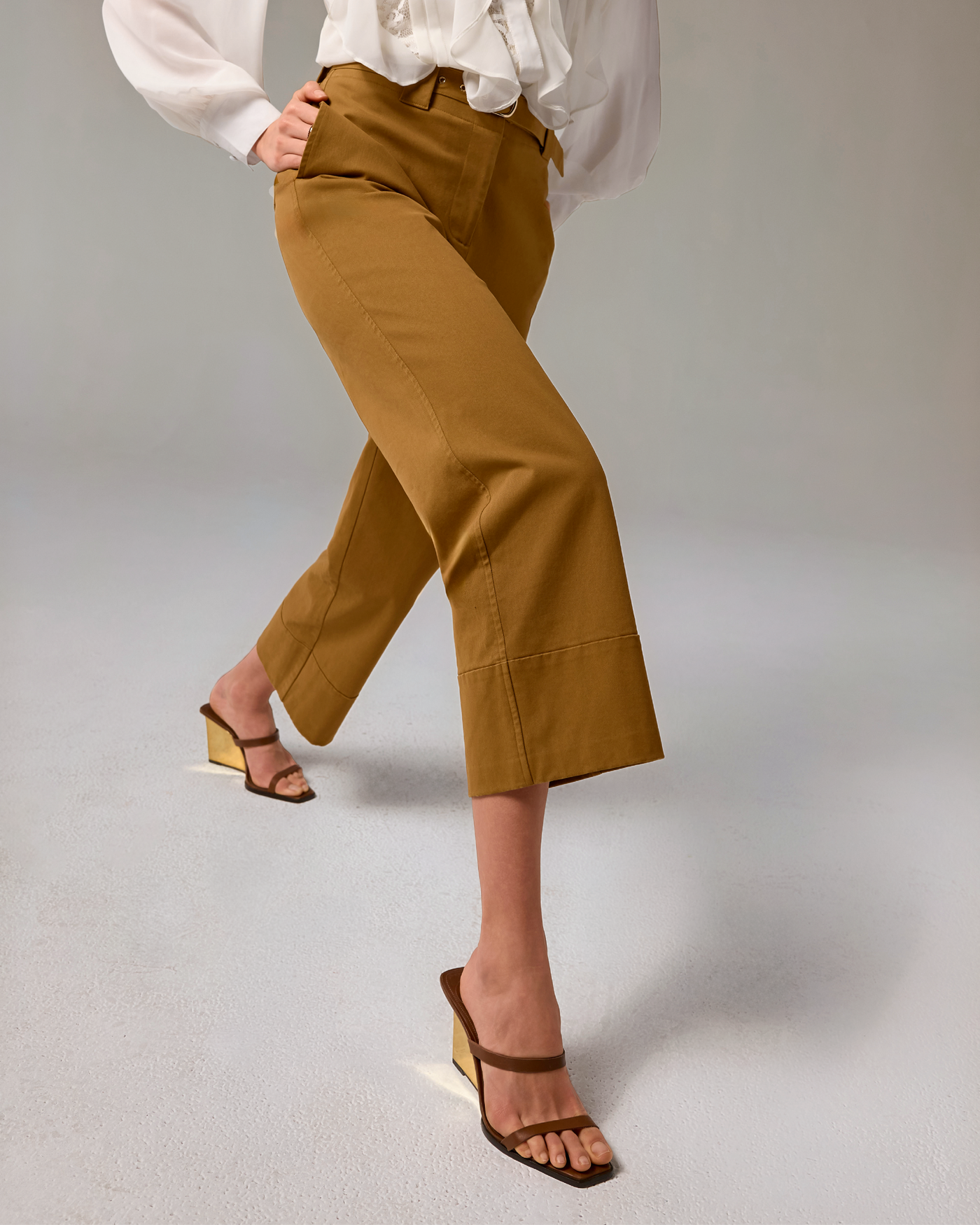 Belted Brushed Twill Cuffed Ankle Pant Hazelnut
