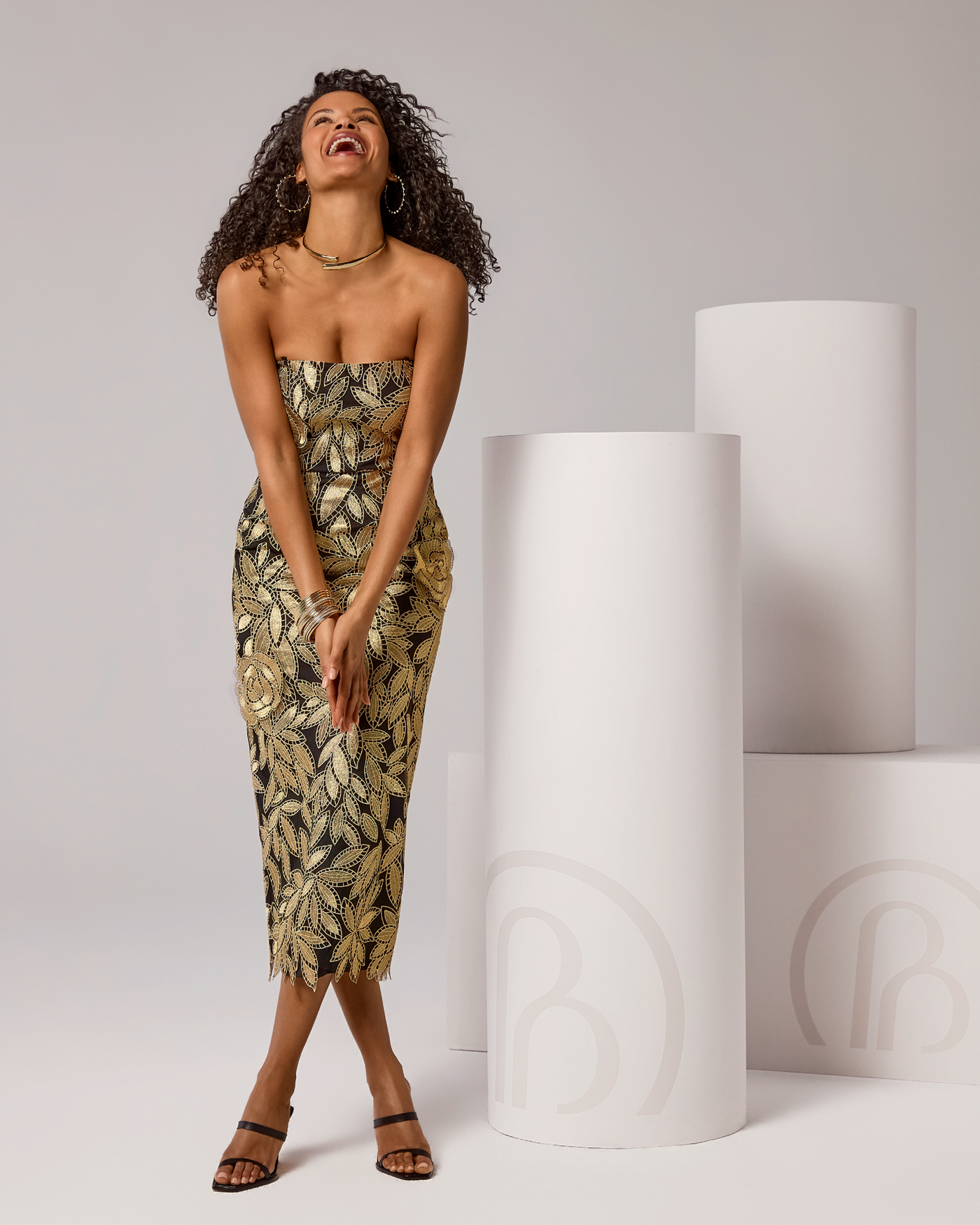 betsey johnson vintage floral dress Appliqué Mesh (M) Size:5- Ships around August 25 100% Silk Printed Flared-Sleeve 95% Polyester colour: peach-one-shoulder-ruched-bodycon-midi-dress