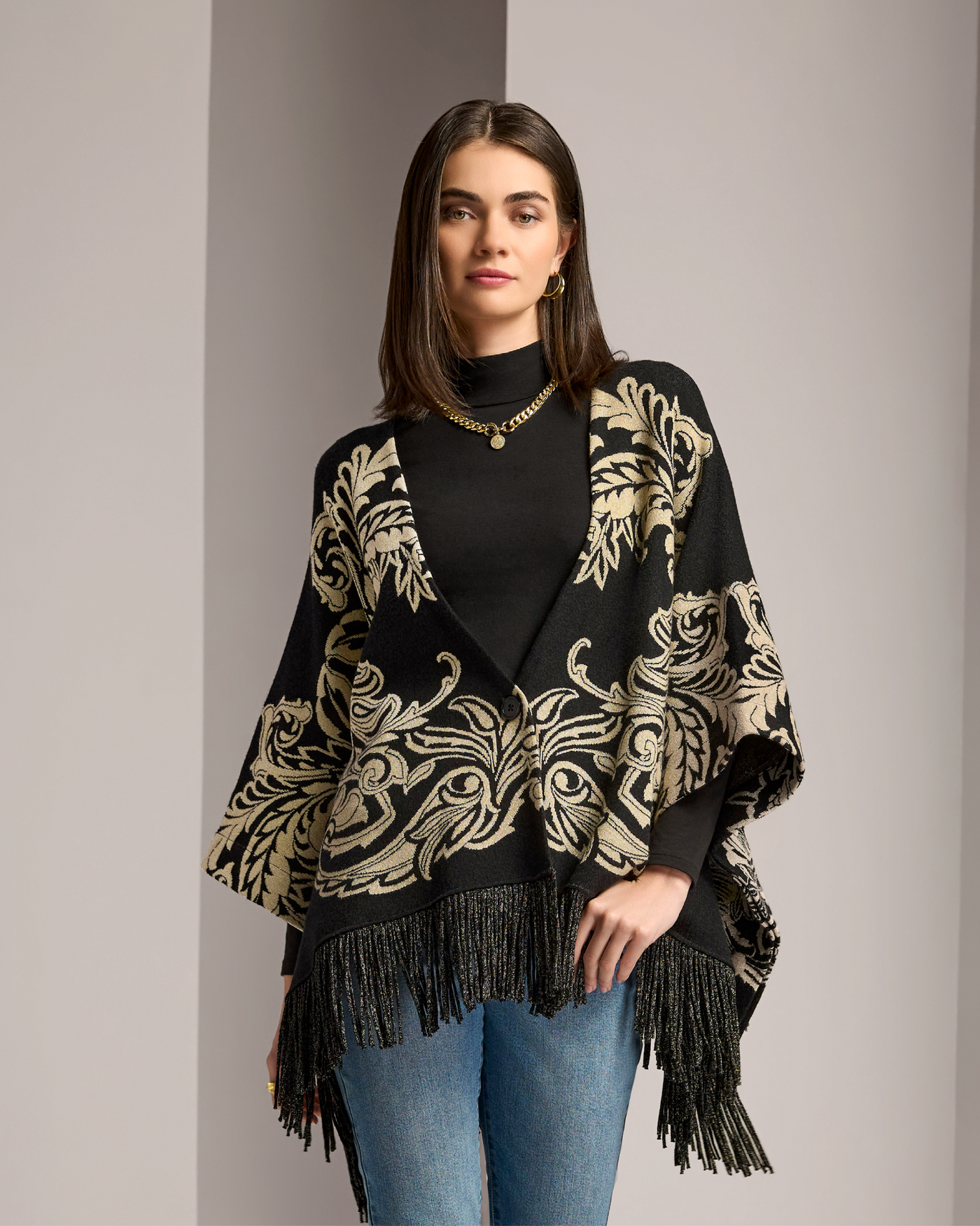 Fringe Intarsia Poncho Black/Gold